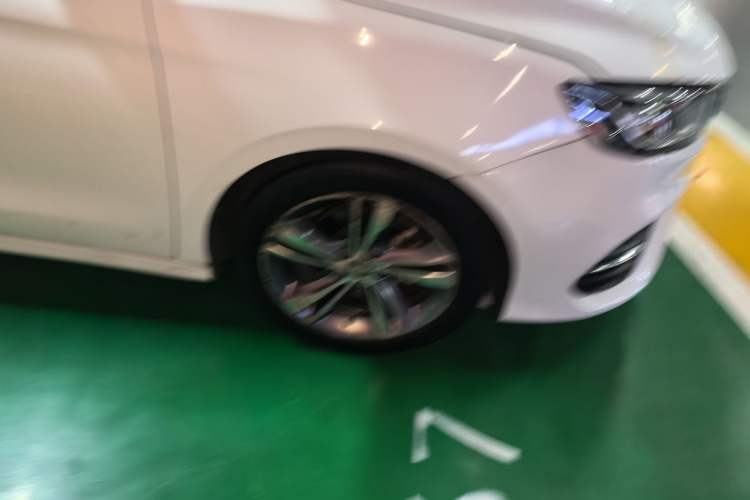 Used Geely Auto Binray 2018 14T CVT Binyi Edition Right Front Wheel Hub