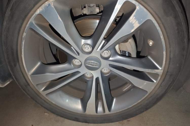 Used Geely Auto Binray 2018 14T CVT Binyi Edition Right Front Wheel Hub