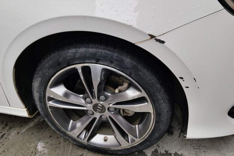 Used Geely Auto Binray 2018 14T CVT Binyi Edition Right Front Wheel Hub