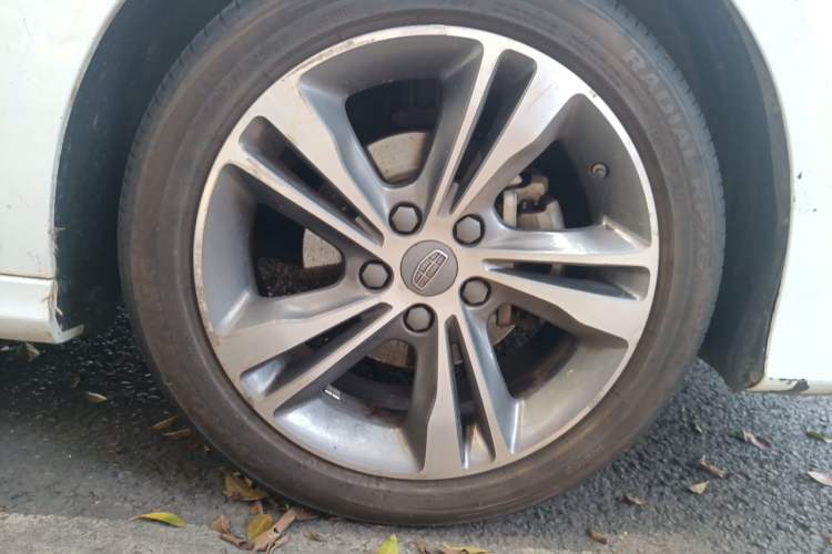 Used Geely Auto Binray 2018 200T DCT Binyi Edition Right Front Wheel Hub