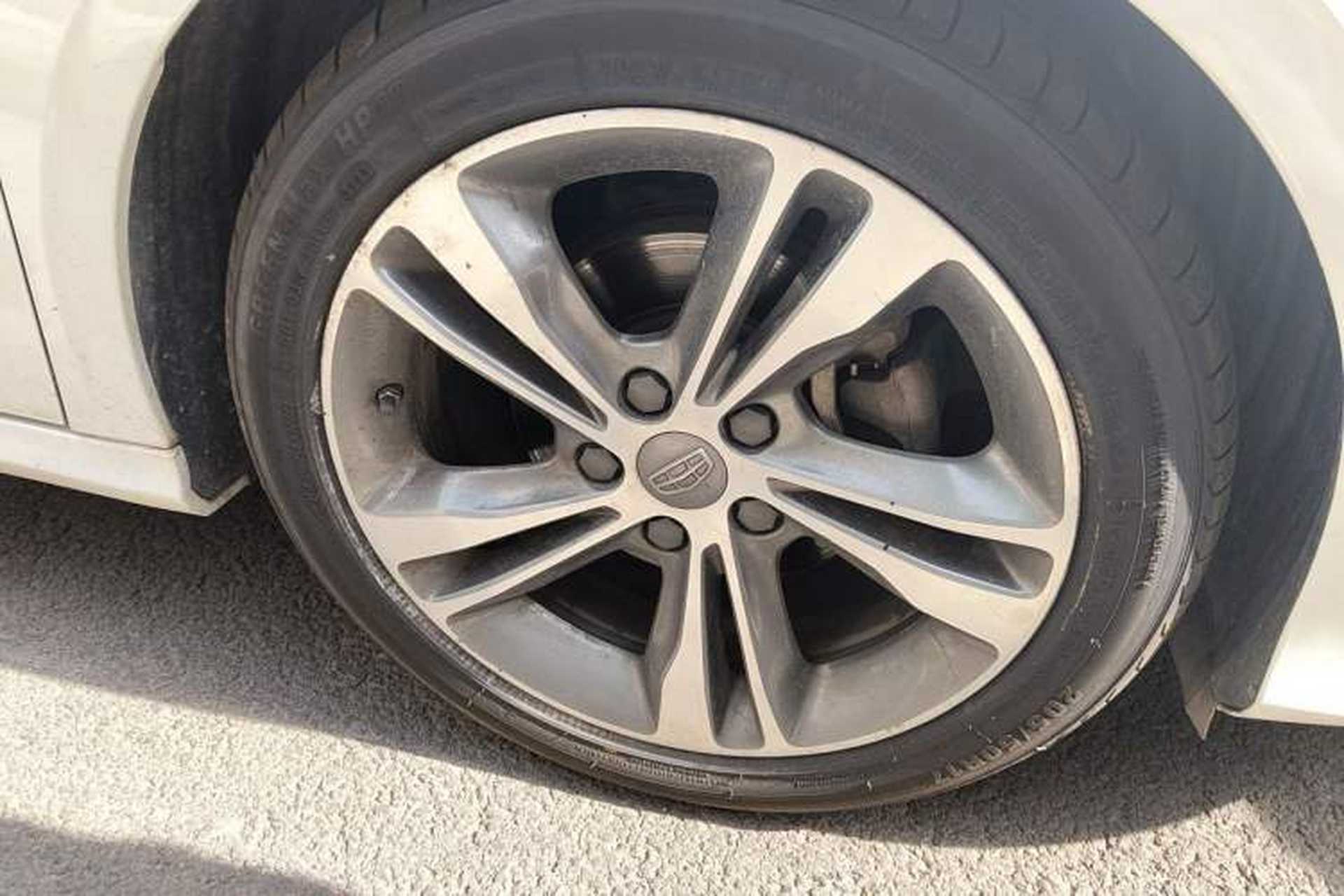 Used Geely Auto Binray 2018 14T CVT Binyi Edition Right Front Wheel Hub