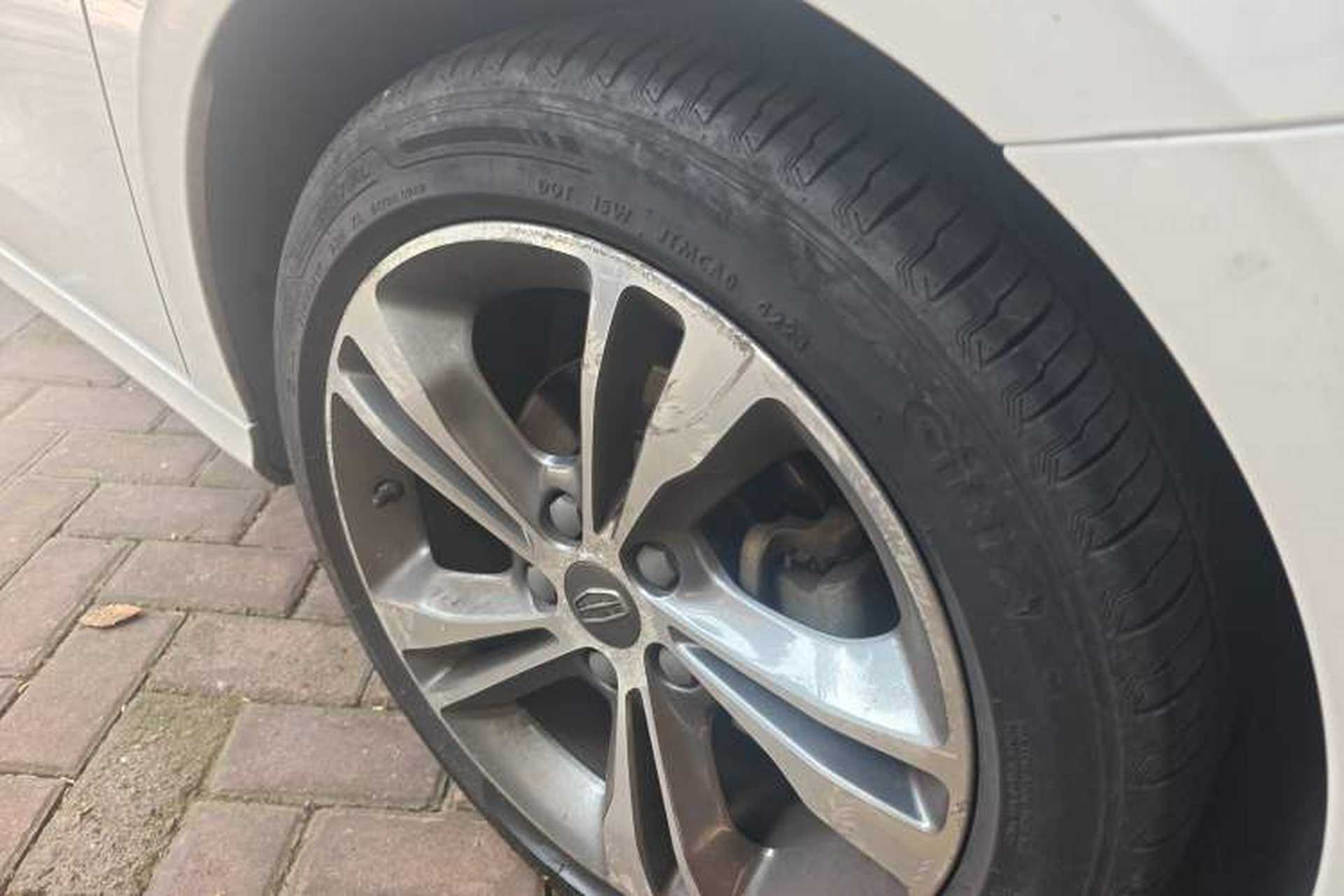 Used Geely Auto Binray 2018 14T CVT Binyi Edition Right Front Wheel Hub