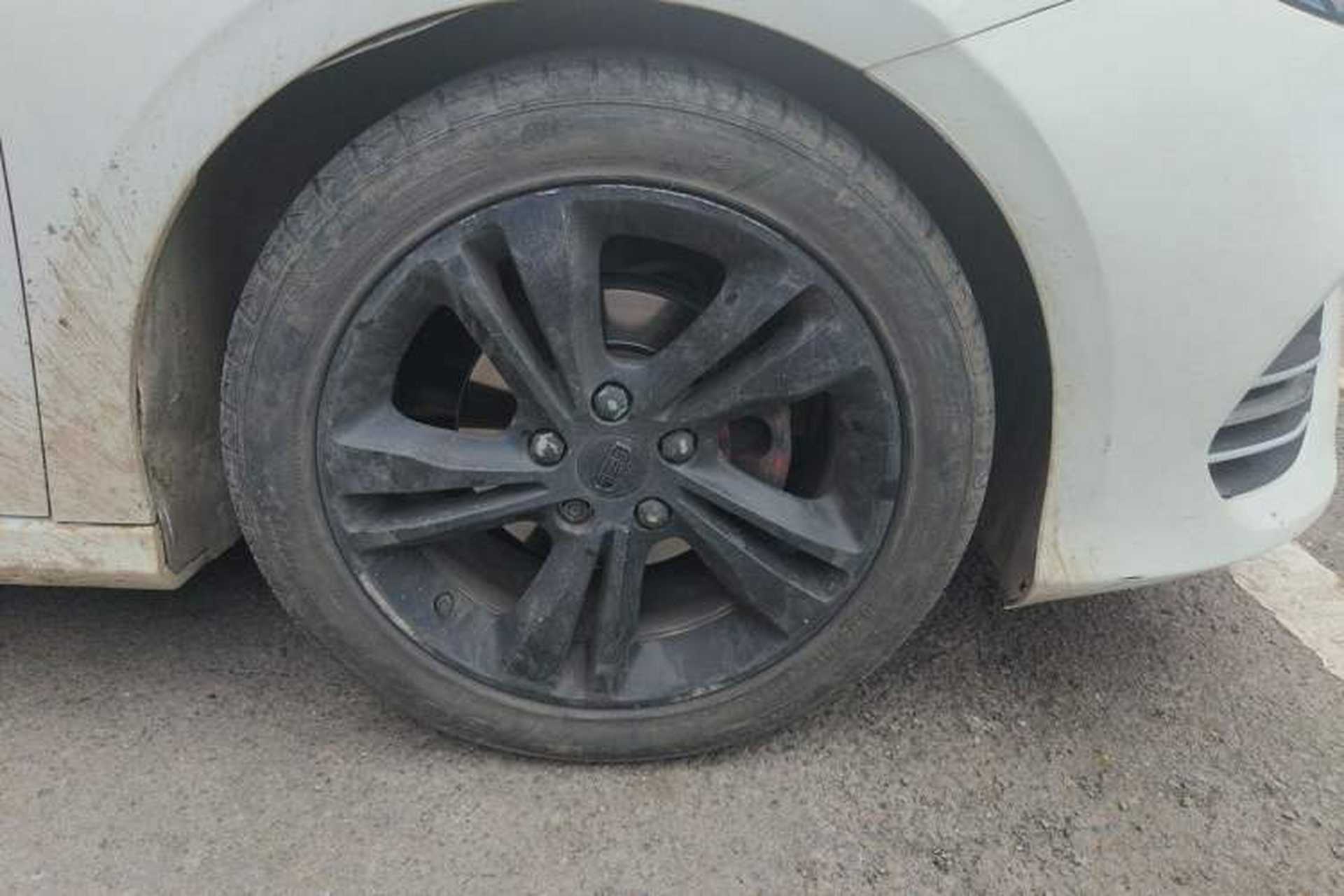 Used Geely Auto Binray 2018 14T CVT Binyi Edition Right Front Wheel Hub
