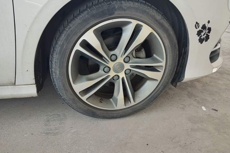 Used Geely Auto Binray 2018 14T CVT Binyi Edition Right Front Wheel Hub
