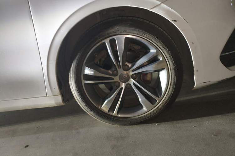 Used Geely Auto Binray 2018 14T CVT Binyi Edition Right Front Wheel Hub