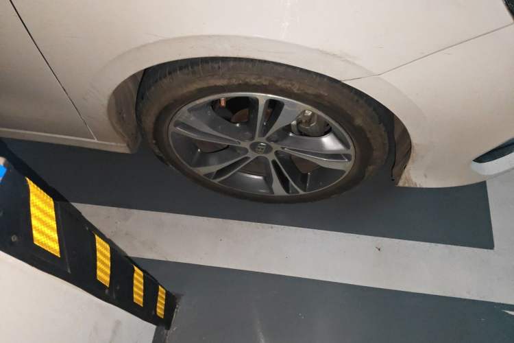 Used Geely Auto Binray 2018 14T CVT Binyi Edition Right Front Wheel Hub