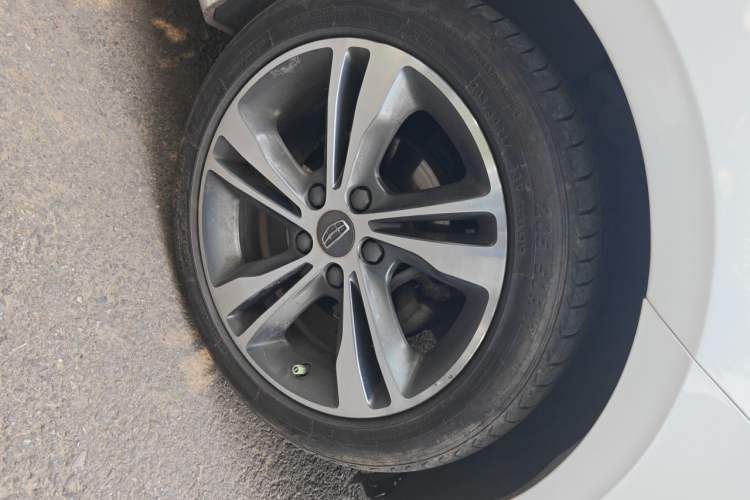 Used Geely Auto Binray 2018 14T Manual Binzhi Edition Right Front Wheel Hub