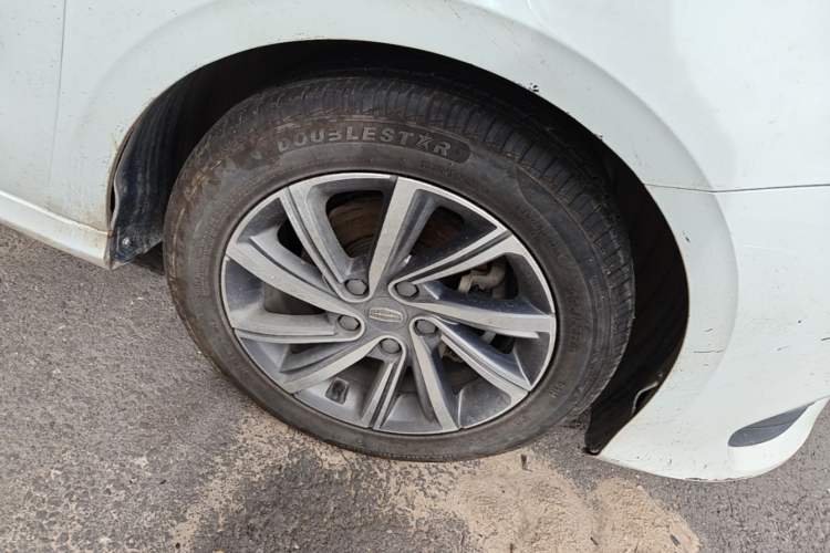 Used Geely Auto Binray 2018 14T CVT Colorful Edition Right Front Wheel Hub