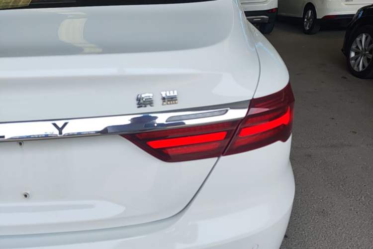 Used Geely Auto Binray 2018 14T CVT Binyi Edition Right Rear Taillight