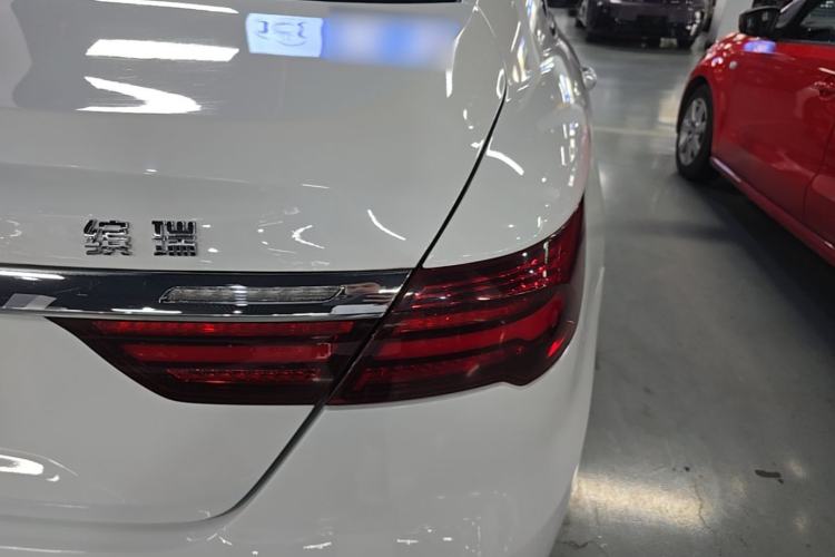 Used Geely Auto Binray 2018 14T CVT Binyi Edition Right Rear Taillight