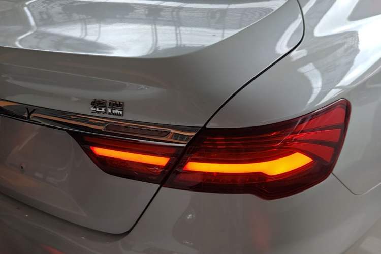 Used Geely Auto Binray 2018 14T CVT Binyi Edition Right Rear Taillight