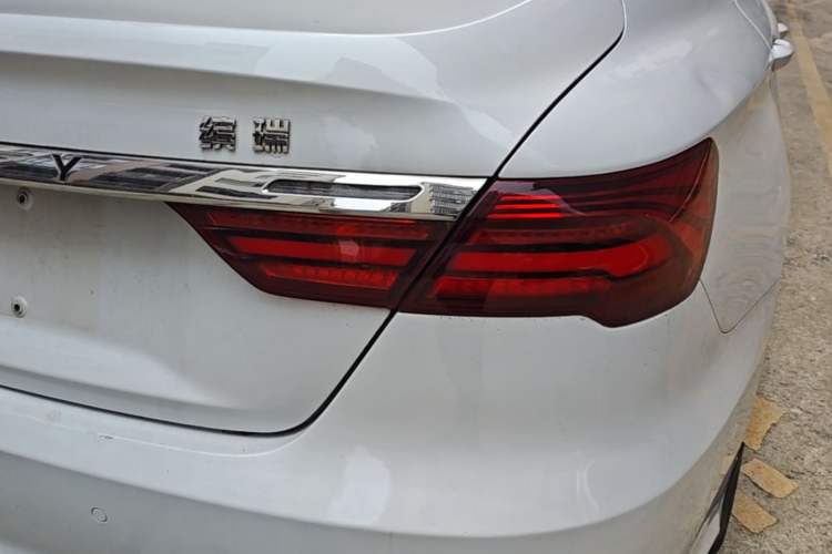 Used Geely Auto Binray 2018 14T CVT Colorful Edition Right Rear Taillight