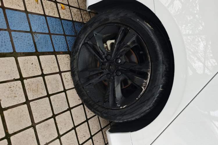 Used Geely Auto Binray 2018 14T CVT Binyi Edition Right Rear Wheel Hub