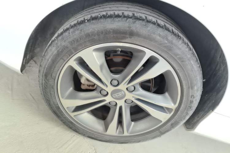 Used Geely Auto Binray 2018 14T CVT Binyi Edition Right Rear Wheel Hub