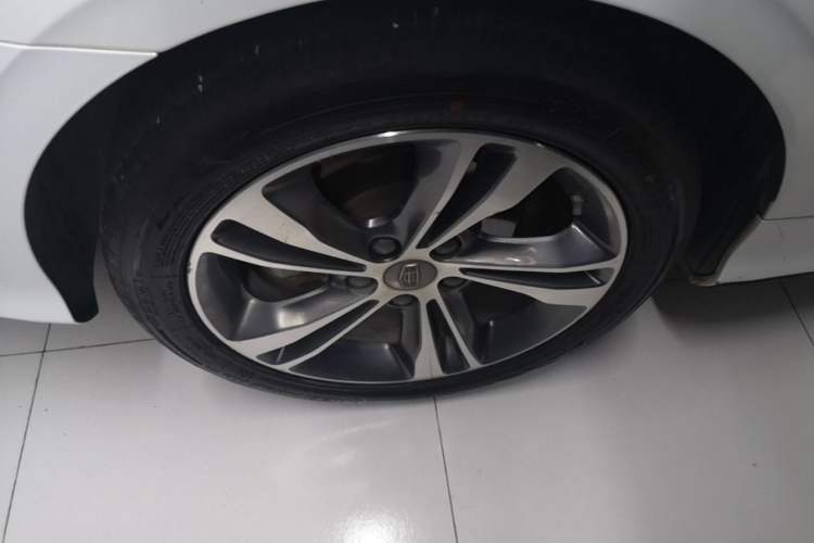 Used Geely Auto Binray 2018 14T CVT Binyi Edition Right Rear Wheel Hub