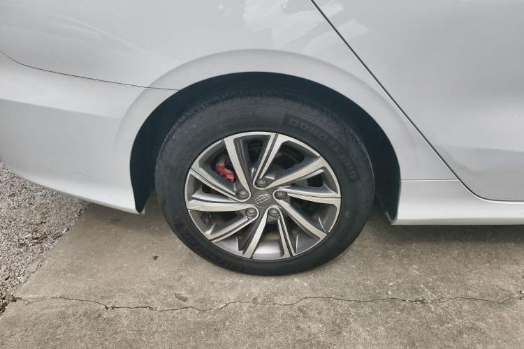 Used Geely Auto Binray 2018 14T CVT Colorful Edition Right Rear Wheel Hub