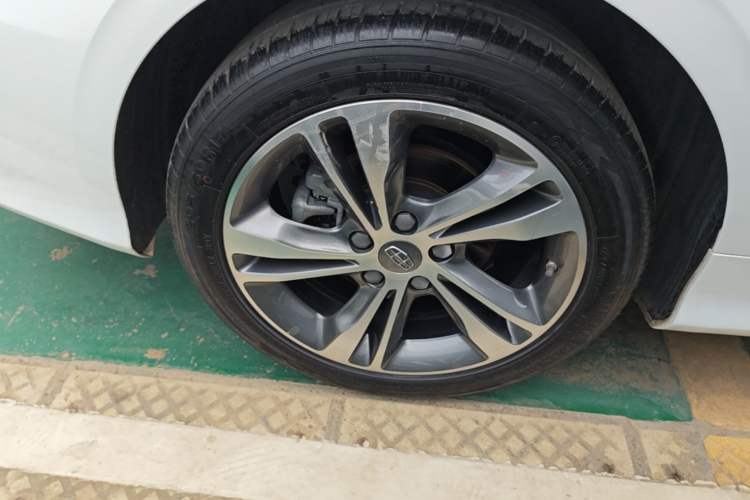 Used Geely Auto Binray 2018 14T CVT Binyi Edition Right Rear Wheel Hub