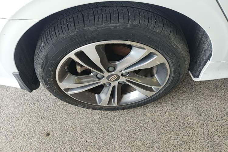 Used Geely Auto Binray 2018 14T CVT Binyi Edition Right Rear Wheel Hub
