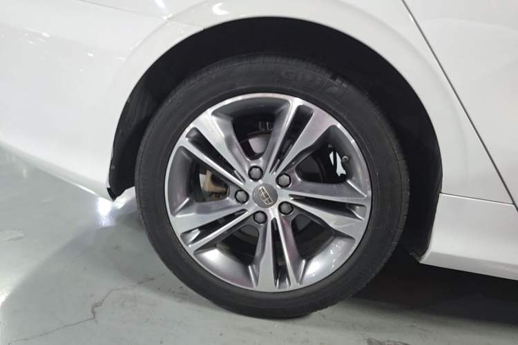 Used Geely Auto Binray 2018 14T CVT Binyi Edition Right Rear Wheel Hub
