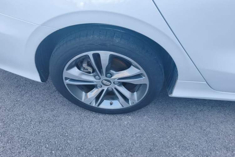 Used Geely Auto Binray 2018 14T CVT Binyi Edition Right Rear Wheel Hub