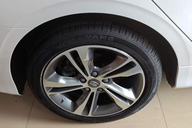 Used Geely Auto Binray 2018 14T CVT Binyi Edition Right Rear Wheel Hub
