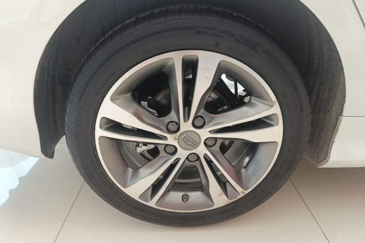 Used Geely Auto Binray 2018 14T CVT Binyi Edition Right Rear Wheel Hub