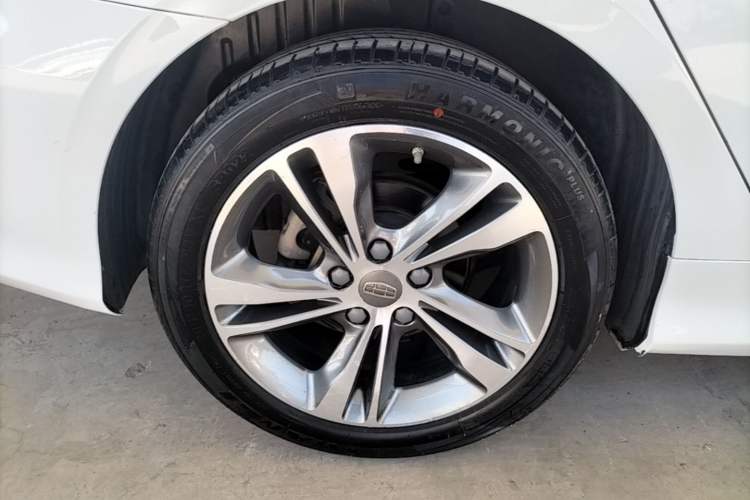 Used Geely Auto Binray 2018 14T Manual Binzhi Edition Right Rear Wheel Hub