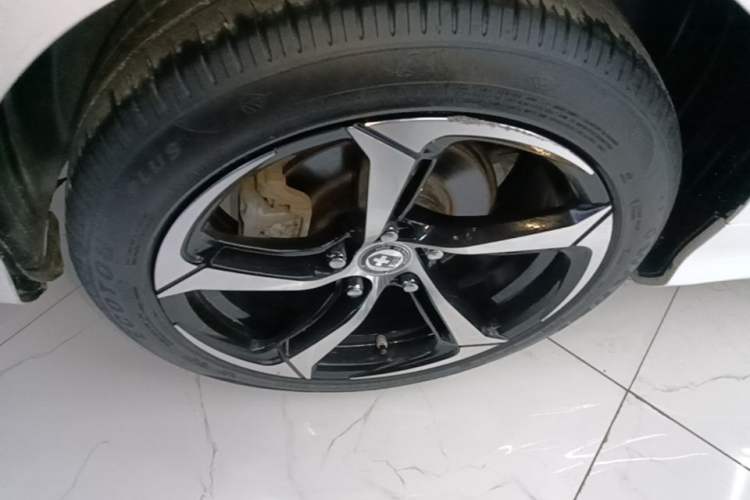 Used Geely Auto Binray 2018 14T CVT Binyi Edition Right Rear Wheel Hub