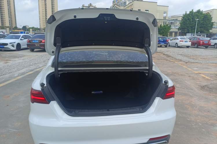 Used Geely Auto Binray 2018 14T CVT Colorful Edition Trunk