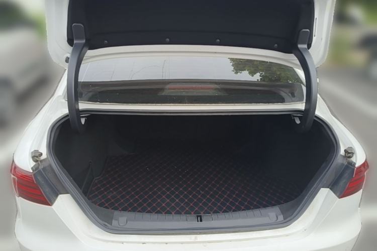Used Geely Auto Binray 2018 14T CVT Binyi Edition Trunk