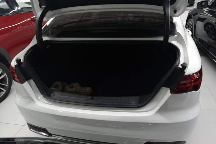 Used Geely Auto Binray 2018 14T CVT Binyi Edition Trunk