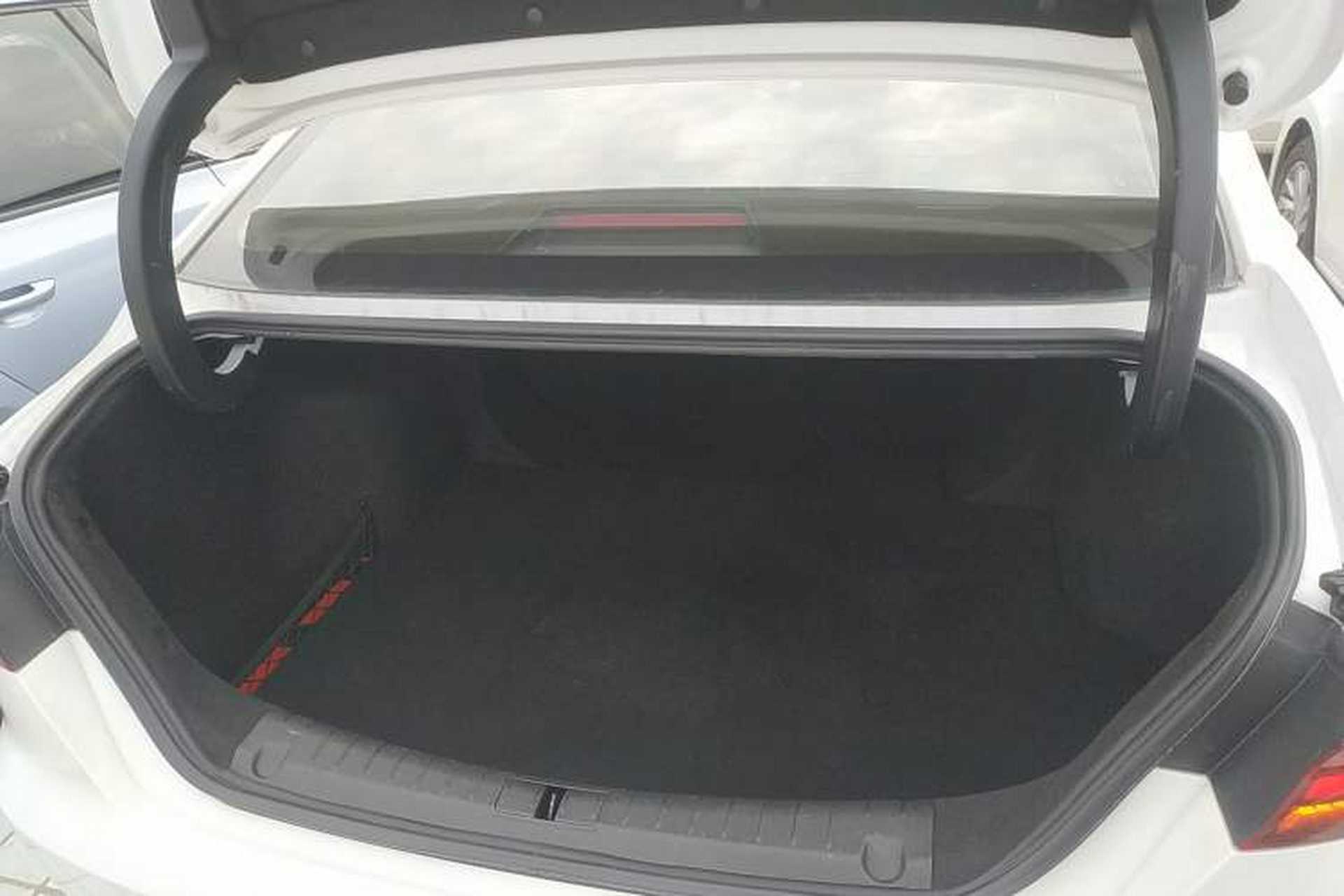 Used Geely Auto Binray 2018 14T CVT Binyi Edition Trunk