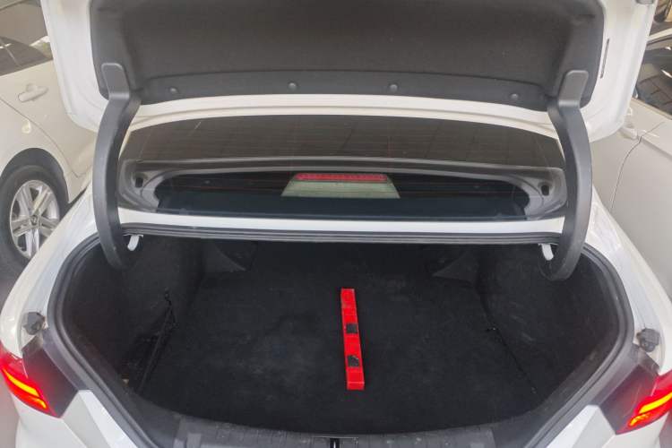 Used Geely Auto Binray 2018 14T CVT Binyi Edition Trunk