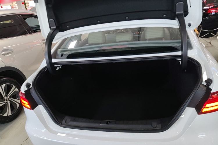 Used Geely Auto Binray 2018 14T CVT Colorful Edition Trunk
