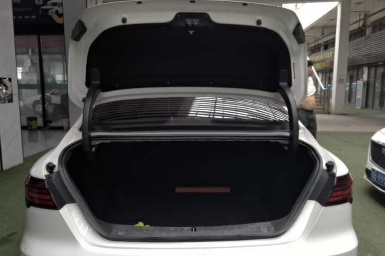 Used Geely Auto Binray 2018 14T CVT Binyi Edition Trunk