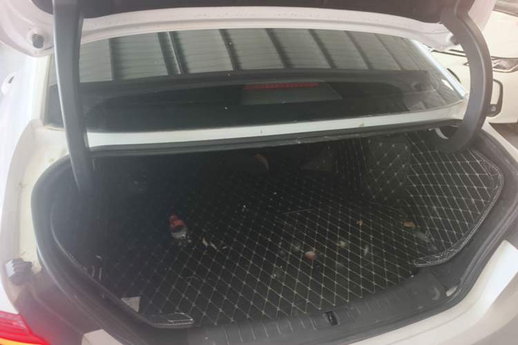 Used Geely Auto Binray 2018 14T CVT Binyi Edition Trunk