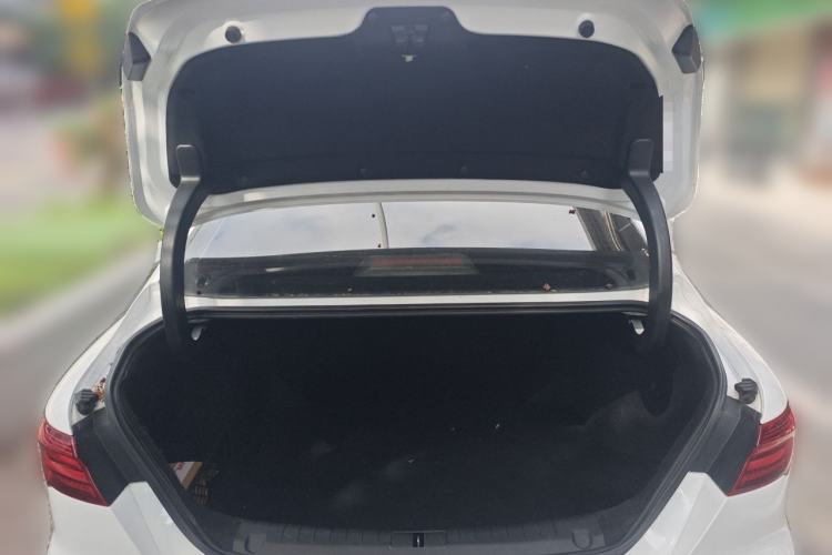 Used Geely Auto Binray 2018 14T CVT Colorful Edition Trunk