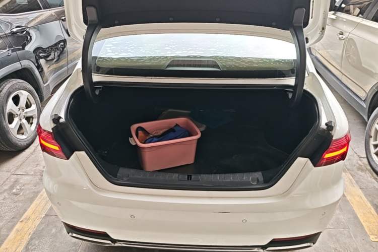 Used Geely Auto Binray 2018 14T Manual Binzhi Edition Trunk