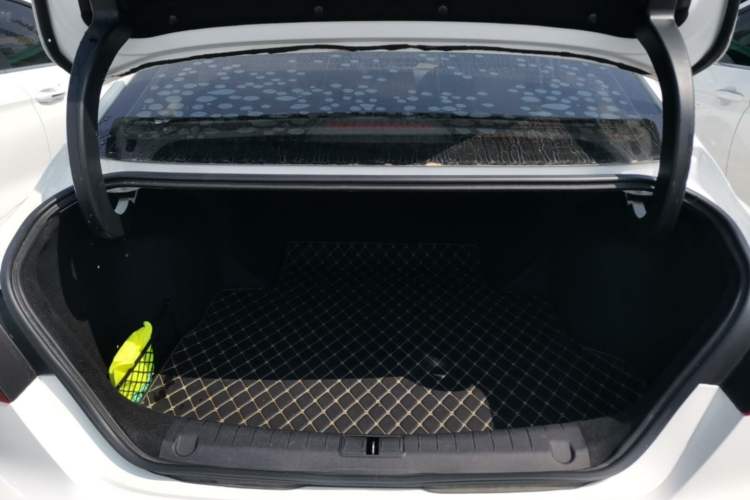 Used Geely Auto Binray 2018 14T CVT Binyi Edition Trunk