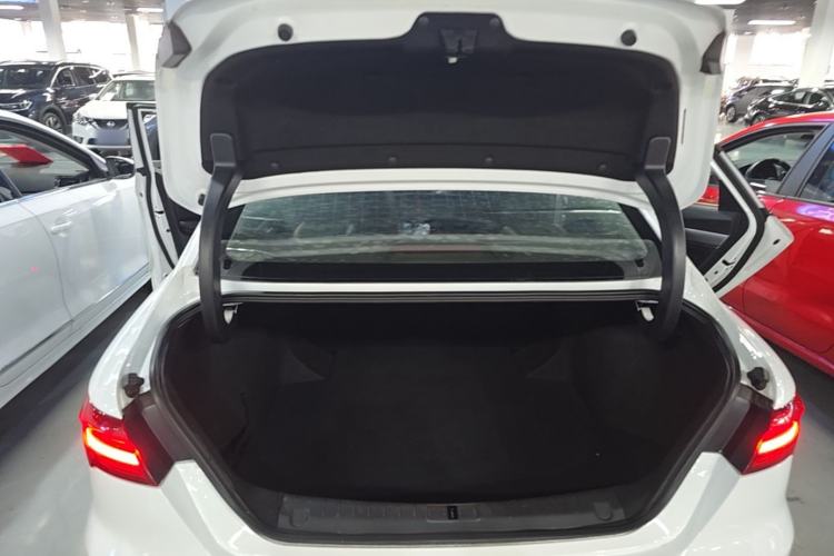 Used Geely Auto Binray 2018 14T CVT Binyi Edition Trunk