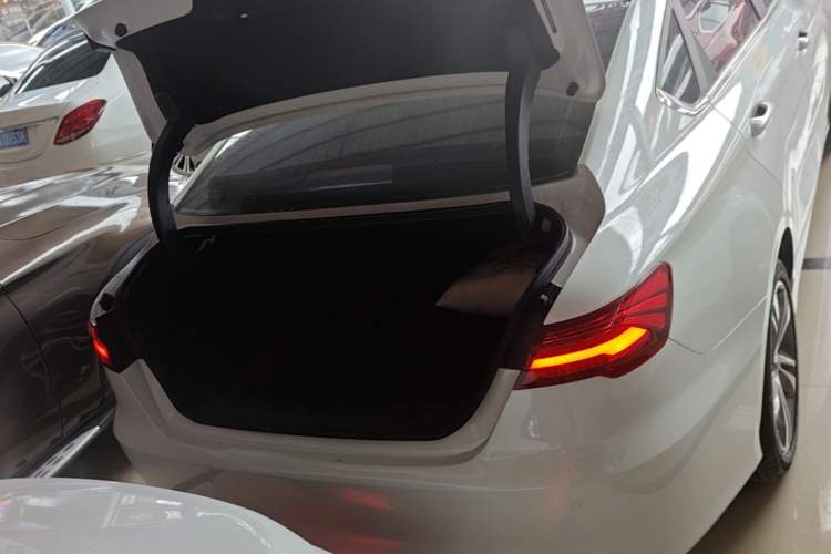 Used Geely Auto Binray 2018 14T CVT Binyi Edition Trunk