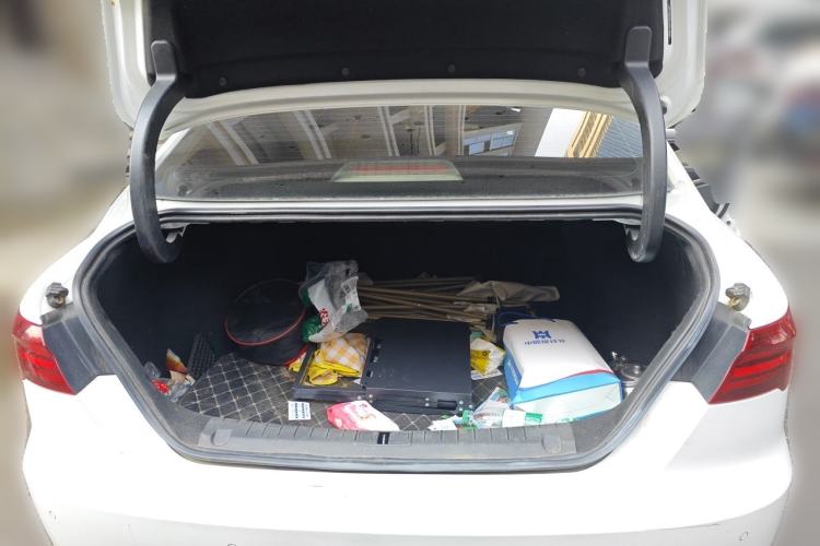 Used Geely Auto Binray 2018 14T CVT Binyi Edition Trunk