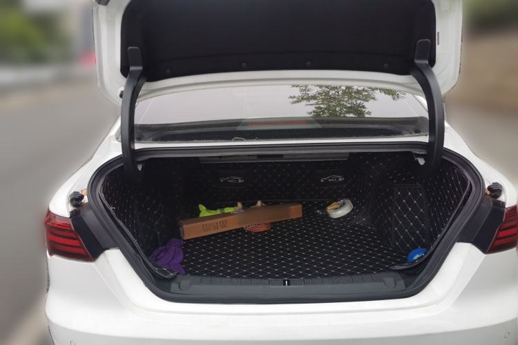 Used Geely Auto Binray 2018 14T CVT Binyi Edition Trunk