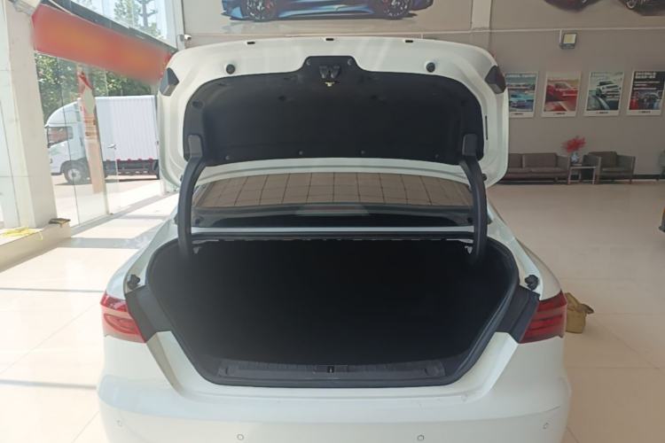 Used Geely Auto Binray 2018 14T CVT Binyi Edition Trunk