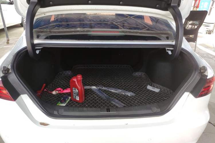 Used Geely Auto Binray 2018 14T CVT Binyi Edition Trunk