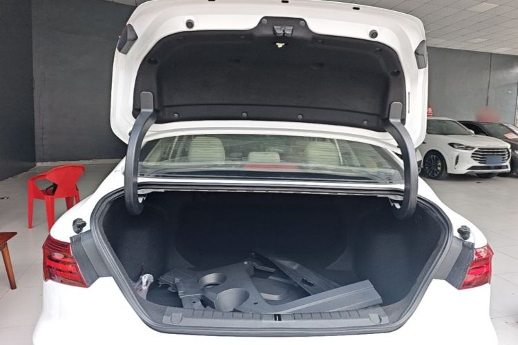 Used Geely Auto Binray 2018 14T CVT Binyi Edition Trunk