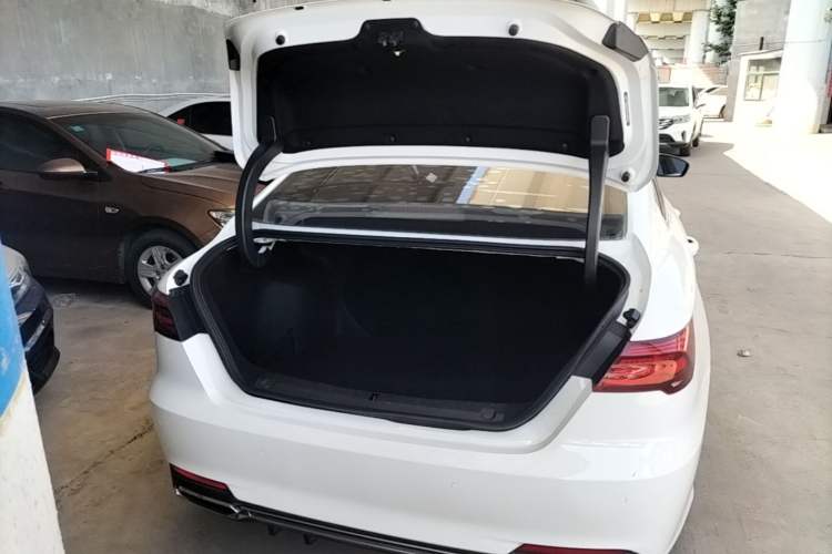 Used Geely Auto Binray 2018 14T Manual Binzhi Edition Trunk