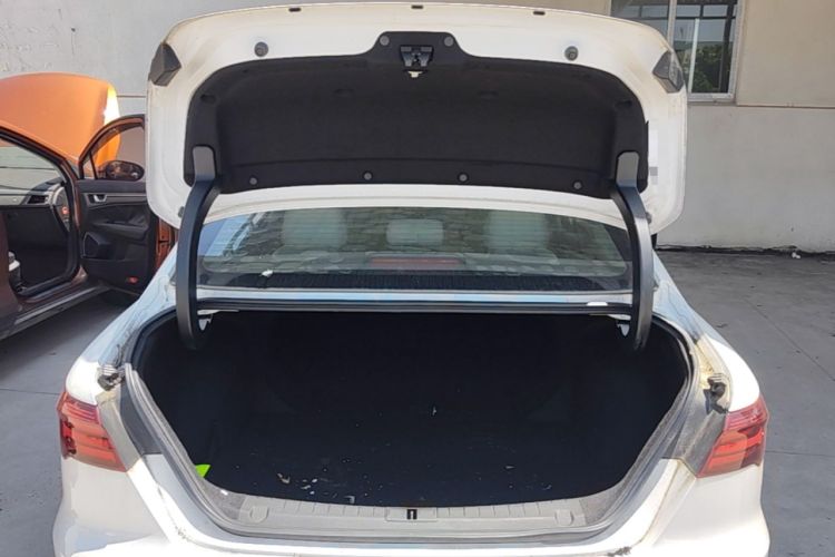 Used Geely Auto Binray 2018 14T CVT Binyi Edition Trunk