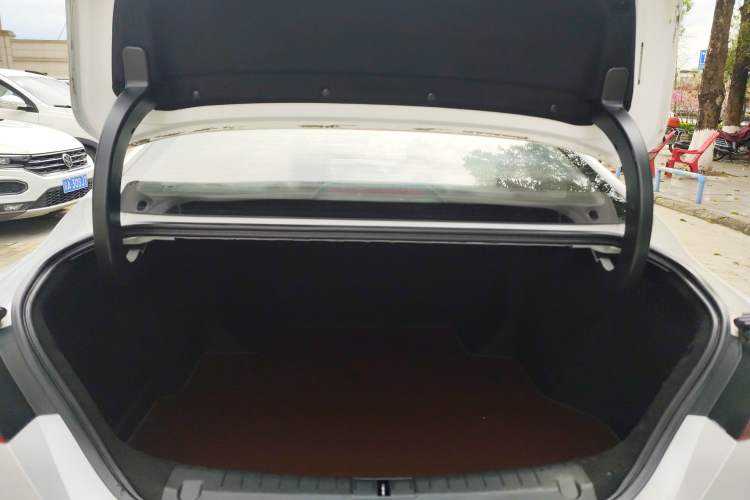 Used Geely Auto Binray 2018 14T CVT Binyi Edition Trunk