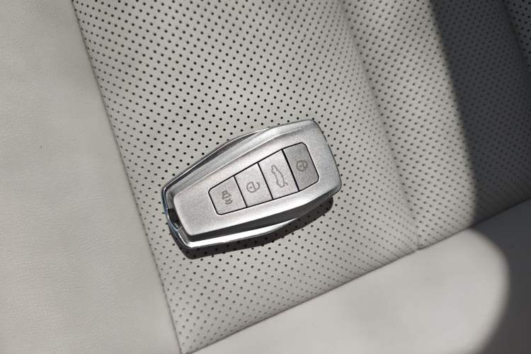 Used Geely Auto Binray 2018 14T Manual Colorful Edition Vehicle Key